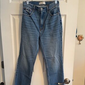 Abercrombie & Fitch Light-Medium Blue Straight Leg Jeans